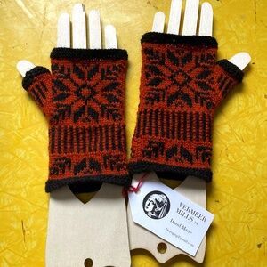 Wool Fingerless Gloves Rust and Black